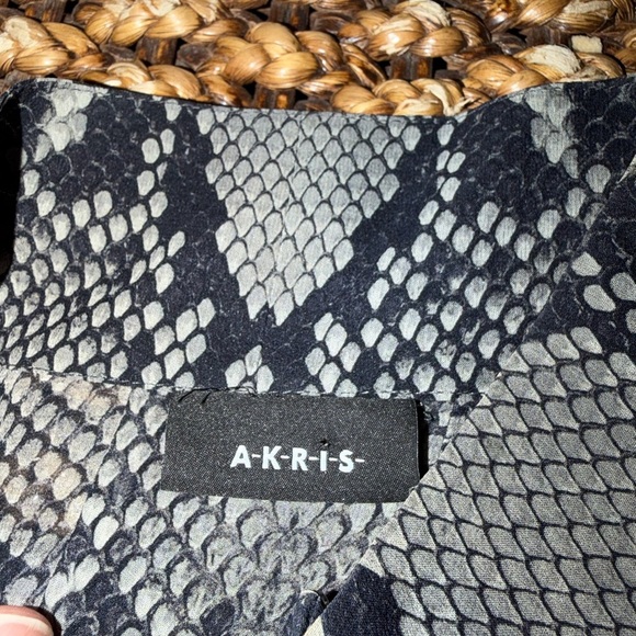 Akris Python-Print Silk Funnel-Neck Tunic (108) - Picture 8 of 10